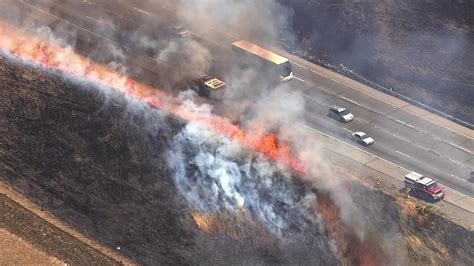 Fires along Interstate 580 burn 55 acres on Altamont Pass in Alameda County